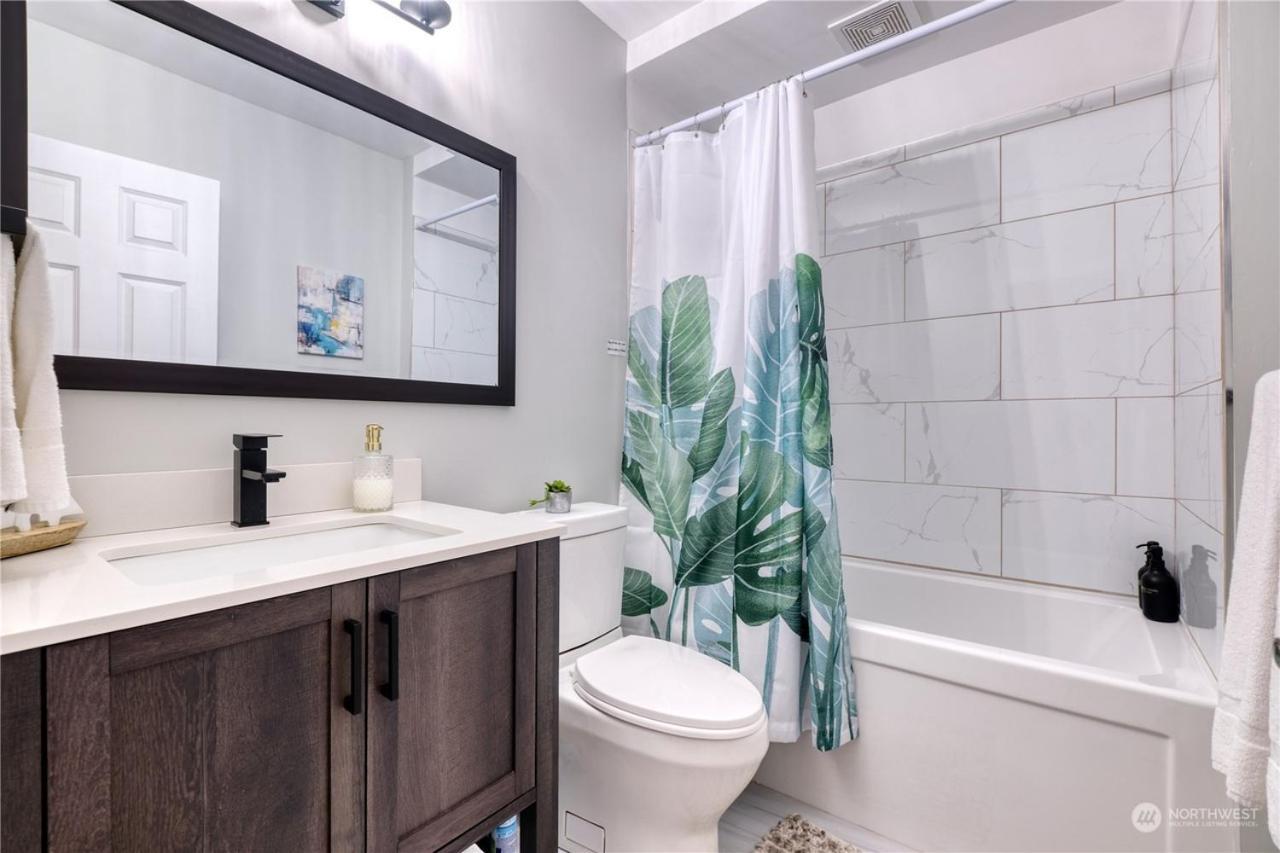Newly Remodeled 2Bd Room A Frame Cottage Point Roberts Экстерьер фото