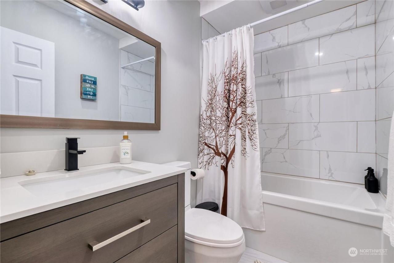 Newly Remodeled 2Bd Room A Frame Cottage Point Roberts Экстерьер фото